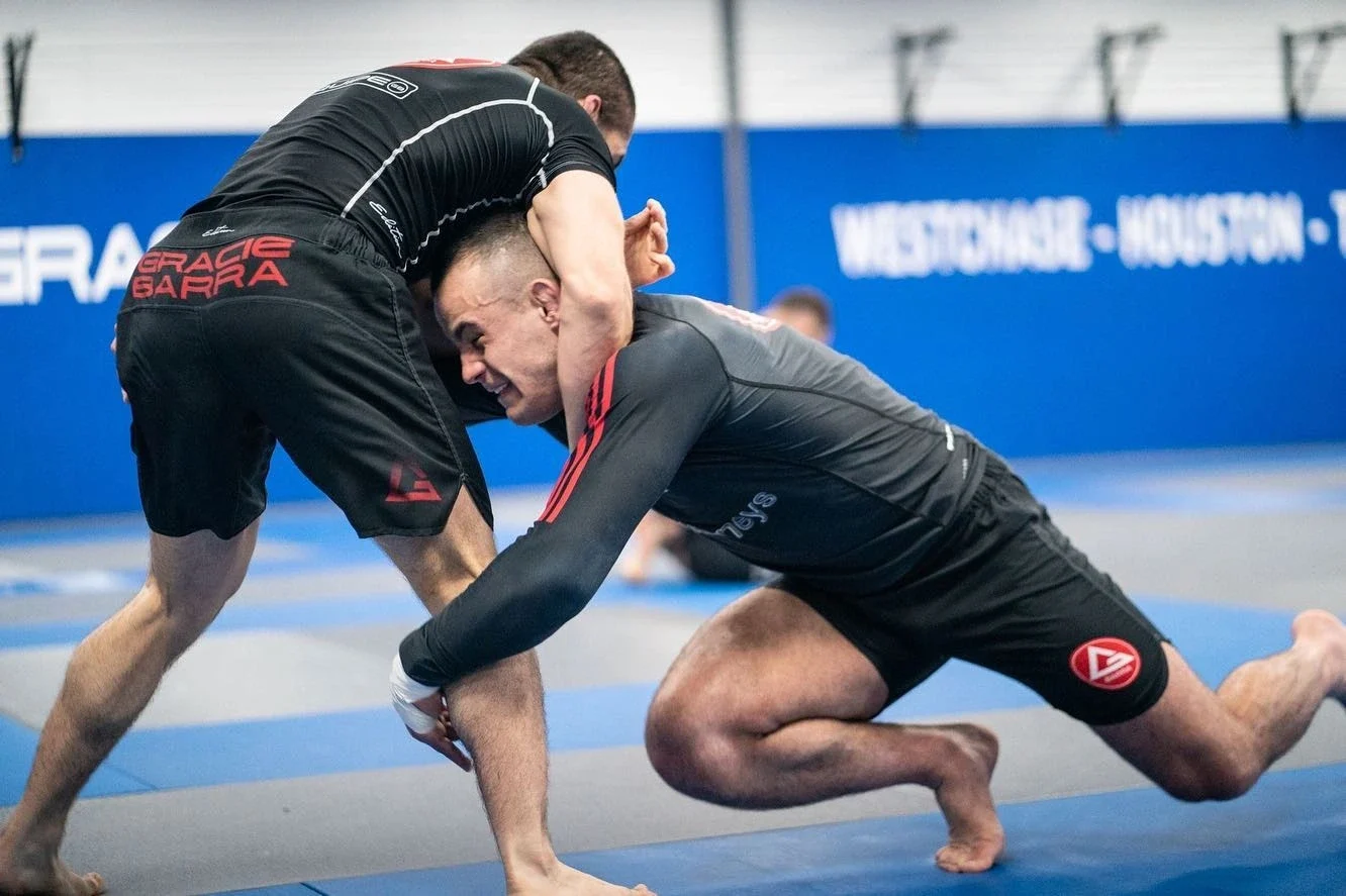 Gracie Barra athletes practicing No-Gi Jiu‑Jitsu